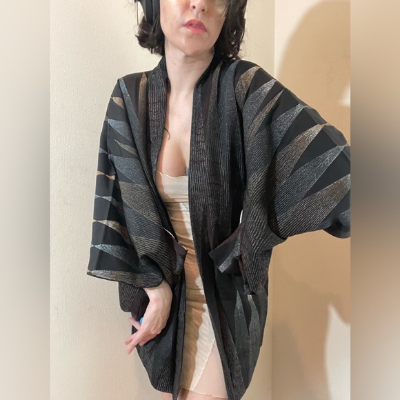 Shimmering wavelengths metallic light frequencies Haori Kimono over coat jacket - Picture 15 of 16